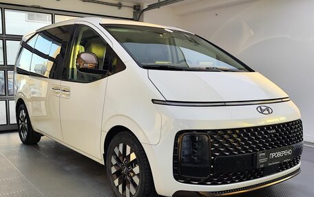 Hyundai Staria, 2022 год, 5 235 000 рублей, 3 фотография