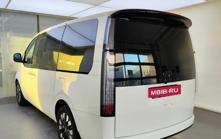 Hyundai Staria, 2022 год, 5 235 000 рублей, 8 фотография