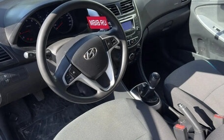 Hyundai Solaris II рестайлинг, 2012 год, 670 000 рублей, 7 фотография