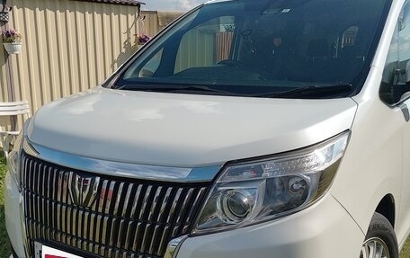 Toyota Esquire I, 2016 год, 1 750 000 рублей, 1 фотография