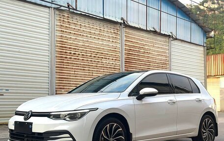 Volkswagen Golf VIII, 2023 год, 1 830 000 рублей, 1 фотография
