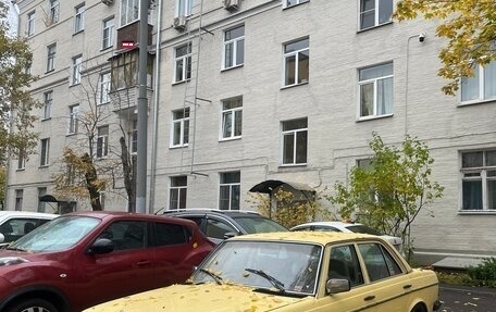 Mercedes-Benz W123, 1986 год, 350 000 рублей, 1 фотография