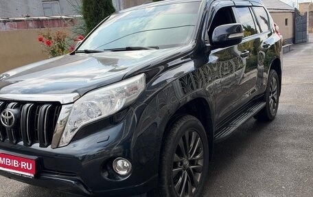 Toyota Land Cruiser Prado 150 рестайлинг, 2014 год, 3 000 000 рублей, 3 фотография