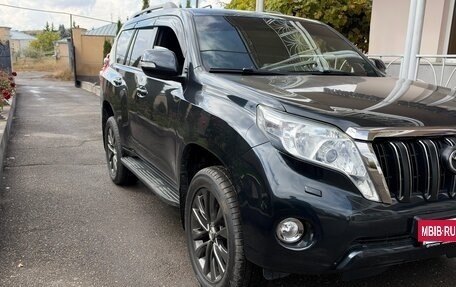 Toyota Land Cruiser Prado 150 рестайлинг, 2014 год, 3 000 000 рублей, 2 фотография