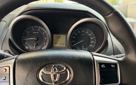 Toyota Land Cruiser Prado 150 рестайлинг, 2014 год, 3 000 000 рублей, 17 фотография