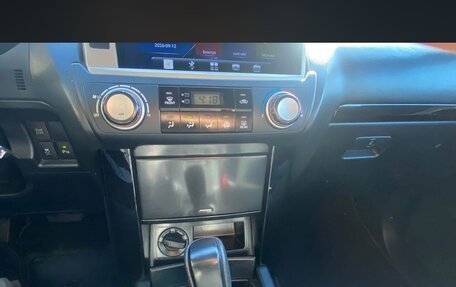 Toyota Land Cruiser Prado 150 рестайлинг, 2014 год, 3 000 000 рублей, 28 фотография