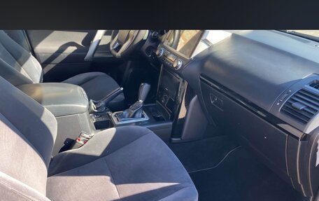 Toyota Land Cruiser Prado 150 рестайлинг, 2014 год, 3 000 000 рублей, 30 фотография