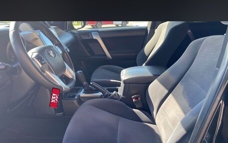 Toyota Land Cruiser Prado 150 рестайлинг, 2014 год, 3 000 000 рублей, 26 фотография