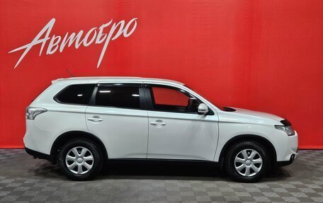 Mitsubishi Outlander III рестайлинг 3, 2014 год, 1 395 000 рублей, 6 фотография