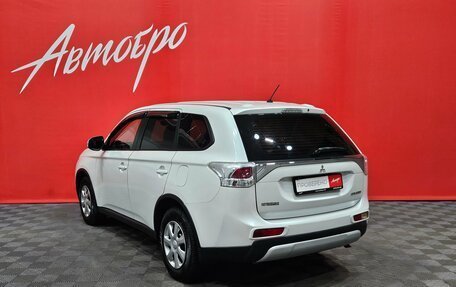 Mitsubishi Outlander III рестайлинг 3, 2014 год, 1 395 000 рублей, 3 фотография
