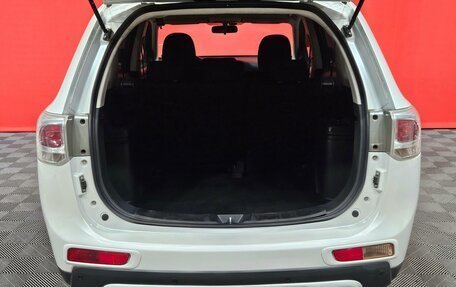 Mitsubishi Outlander III рестайлинг 3, 2014 год, 1 395 000 рублей, 19 фотография