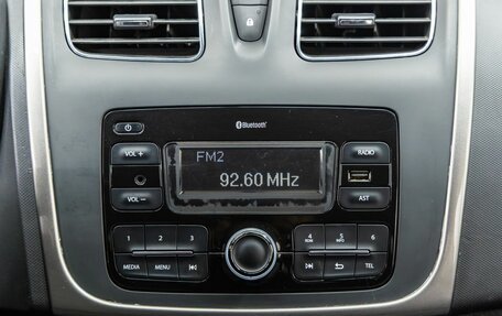 Renault Logan II, 2018 год, 898 000 рублей, 20 фотография