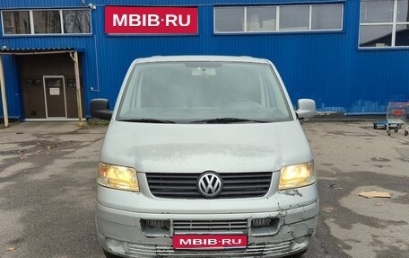Volkswagen Transporter T5 рестайлинг, 2003 год, 680 000 рублей, 1 фотография