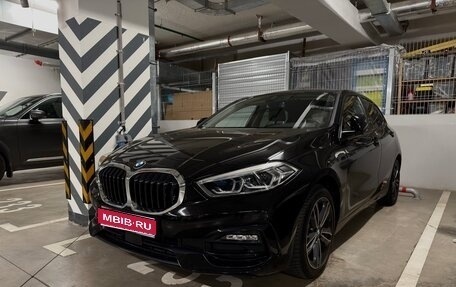 BMW 1 серия, 2020 год, 2 900 000 рублей, 1 фотография