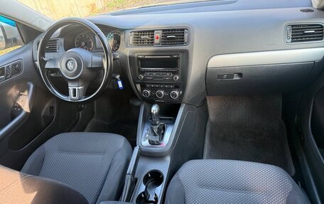 Volkswagen Jetta VII, 2012 год, 999 000 рублей, 6 фотография
