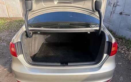 Volkswagen Jetta VII, 2012 год, 999 000 рублей, 12 фотография