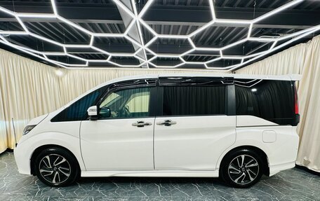 Honda Stepwgn IV рестайлинг, 2015 год, 1 869 000 рублей, 3 фотография