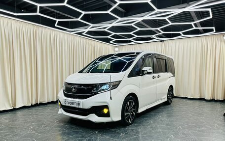 Honda Stepwgn IV рестайлинг, 2015 год, 1 869 000 рублей, 2 фотография