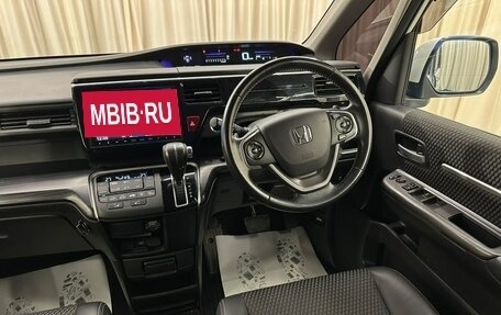 Honda Stepwgn IV рестайлинг, 2015 год, 1 869 000 рублей, 15 фотография