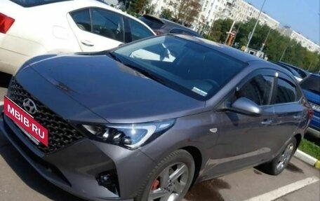 Hyundai Solaris II рестайлинг, 2021 год, 1 800 000 рублей, 1 фотография