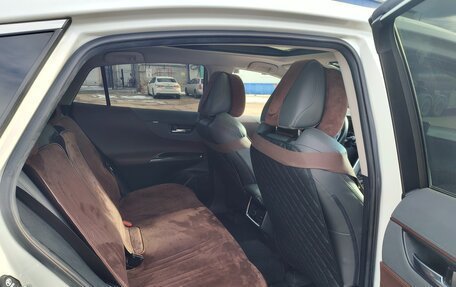 Toyota Harrier, 2022 год, 3 850 000 рублей, 5 фотография