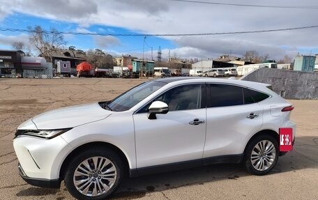 Toyota Harrier, 2022 год, 3 850 000 рублей, 2 фотография