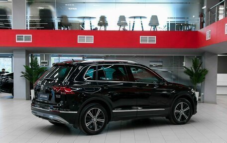 Volkswagen Tiguan II, 2017 год, 2 190 000 рублей, 2 фотография