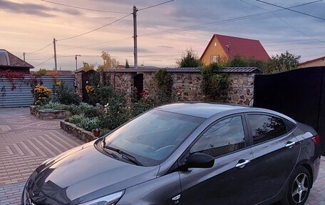Hyundai Solaris II рестайлинг, 2014 год, 1 020 000 рублей, 1 фотография