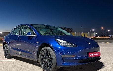 Tesla Model 3 I, 2019 год, 3 599 999 рублей, 1 фотография