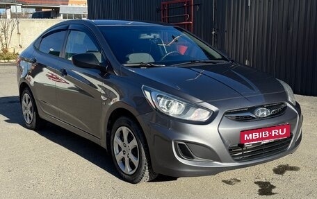 Hyundai Solaris II рестайлинг, 2013 год, 949 000 рублей, 2 фотография