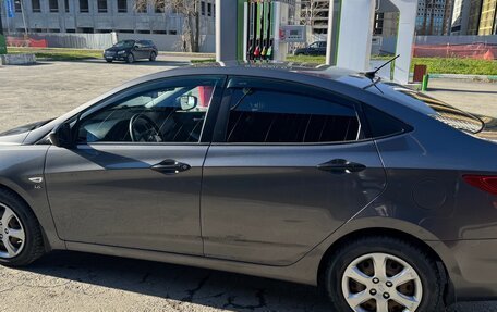 Hyundai Solaris II рестайлинг, 2013 год, 949 000 рублей, 10 фотография