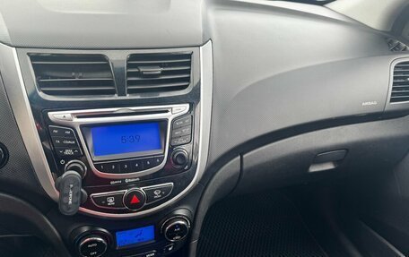 Hyundai Solaris II рестайлинг, 2011 год, 749 900 рублей, 16 фотография
