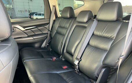 Mitsubishi Pajero Sport III рестайлинг, 2016 год, 3 080 000 рублей, 9 фотография