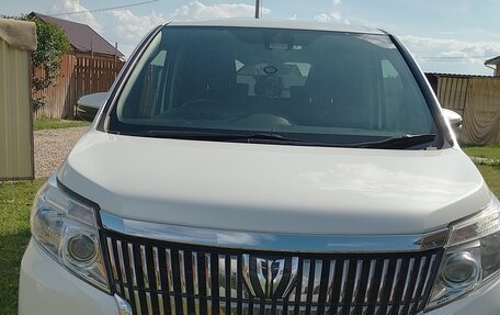 Toyota Esquire I, 2016 год, 1 750 000 рублей, 2 фотография