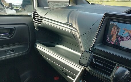 Toyota Esquire I, 2016 год, 1 750 000 рублей, 3 фотография