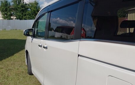 Toyota Esquire I, 2016 год, 1 750 000 рублей, 7 фотография