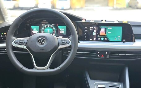 Volkswagen Golf VIII, 2023 год, 1 830 000 рублей, 10 фотография