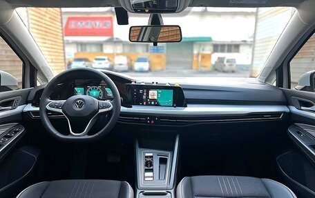 Volkswagen Golf VIII, 2023 год, 1 830 000 рублей, 9 фотография