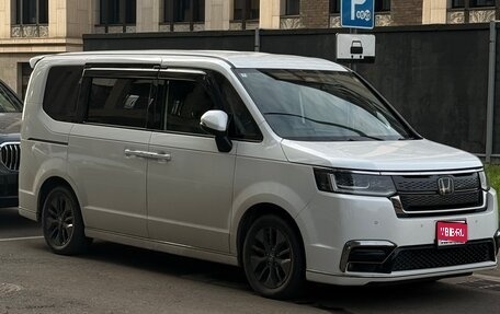 Honda Stepwgn, 2022 год, 3 250 000 рублей, 1 фотография