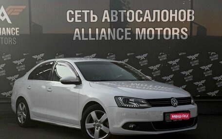 Volkswagen Jetta VII, 2013 год, 999 000 рублей, 1 фотография