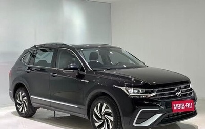 Volkswagen Tiguan II, 2023 год, 2 300 000 рублей, 1 фотография