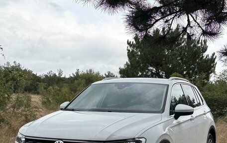 Volkswagen Tiguan II, 2018 год, 2 550 000 рублей, 1 фотография