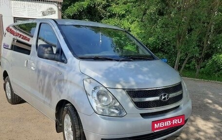 Hyundai Grand Starex Grand Starex I рестайлинг 2, 2010 год, 1 400 000 рублей, 2 фотография
