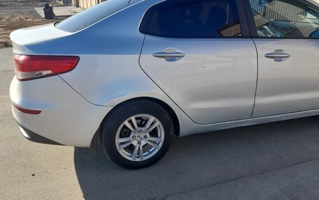 KIA Rio III рестайлинг, 2015 год, 750 000 рублей, 2 фотография