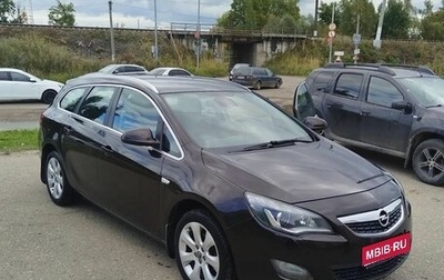 Opel Astra J, 2011 год, 670 000 рублей, 1 фотография