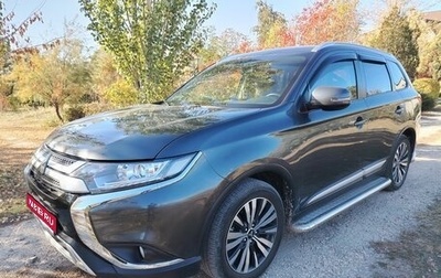 Mitsubishi Outlander III рестайлинг 3, 2019 год, 3 200 000 рублей, 1 фотография