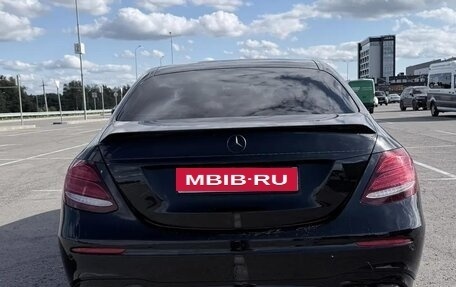 Mercedes-Benz E-Класс, 2019 год, 2 900 000 рублей, 3 фотография