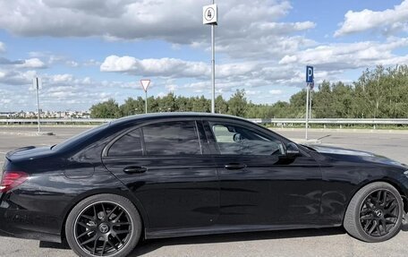 Mercedes-Benz E-Класс, 2019 год, 2 900 000 рублей, 9 фотография