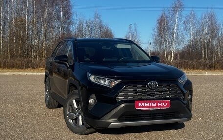 Toyota RAV4, 2021 год, 3 490 000 рублей, 1 фотография