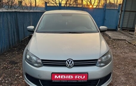 Volkswagen Polo VI (EU Market), 2012 год, 800 000 рублей, 1 фотография
